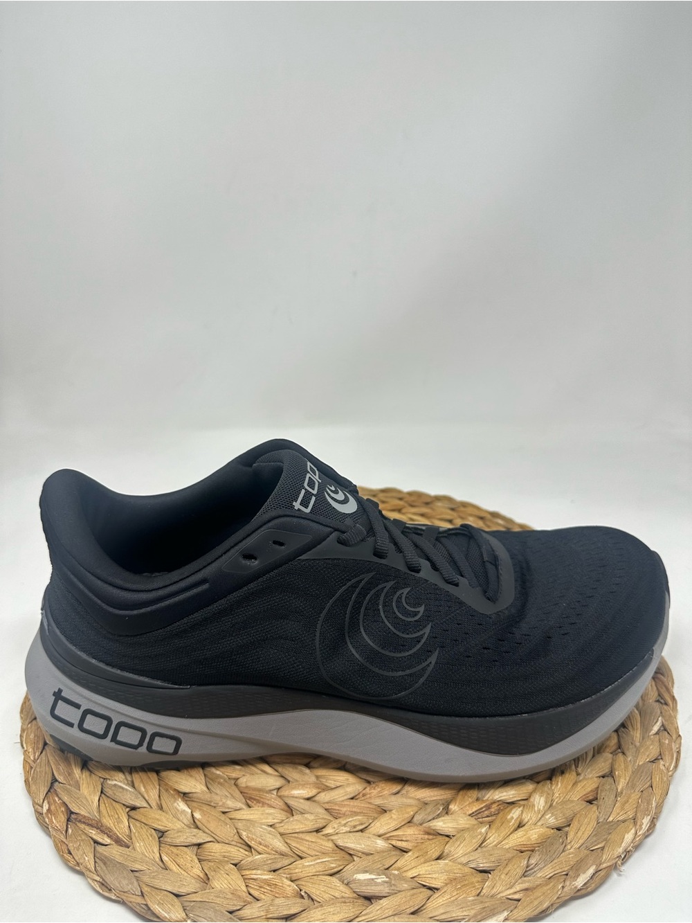 TOPO Aura Running Shoes Black Charcoal Grey Size 12 Men's